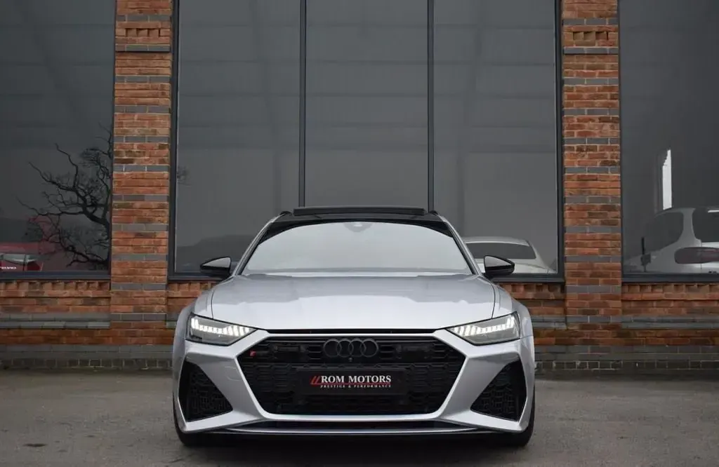 Begagnad Audi RS6 Comfort 600 HK (441 kW) 2020 Silver Kombi