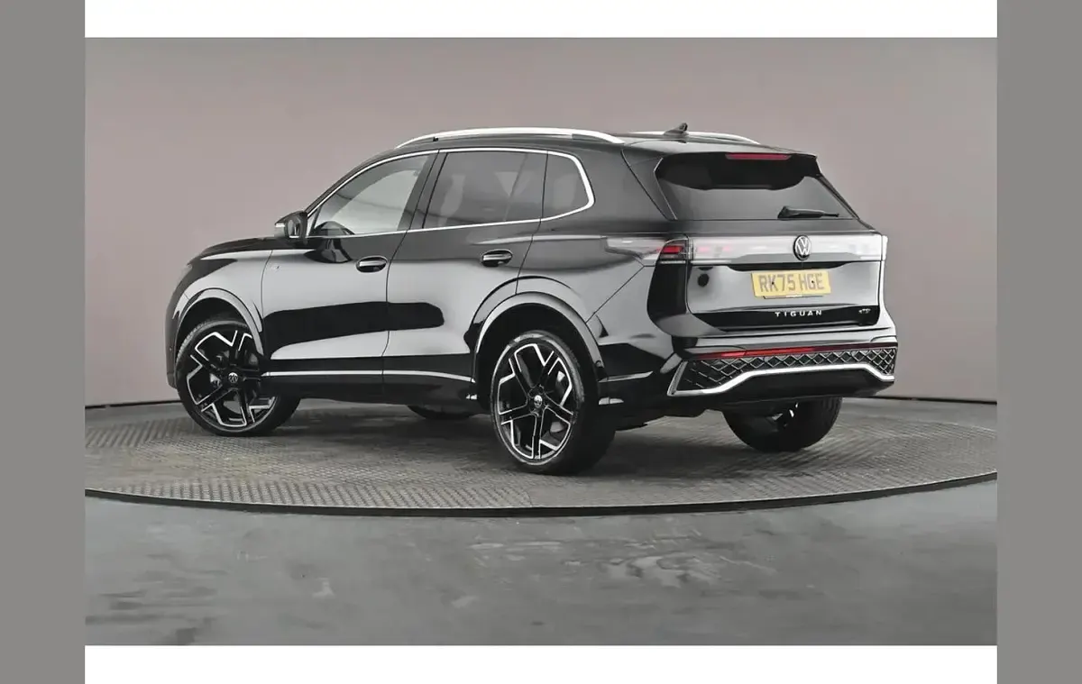 Used VW Tiguan R-line 150 HP (110 kW) 2025 Black SUV