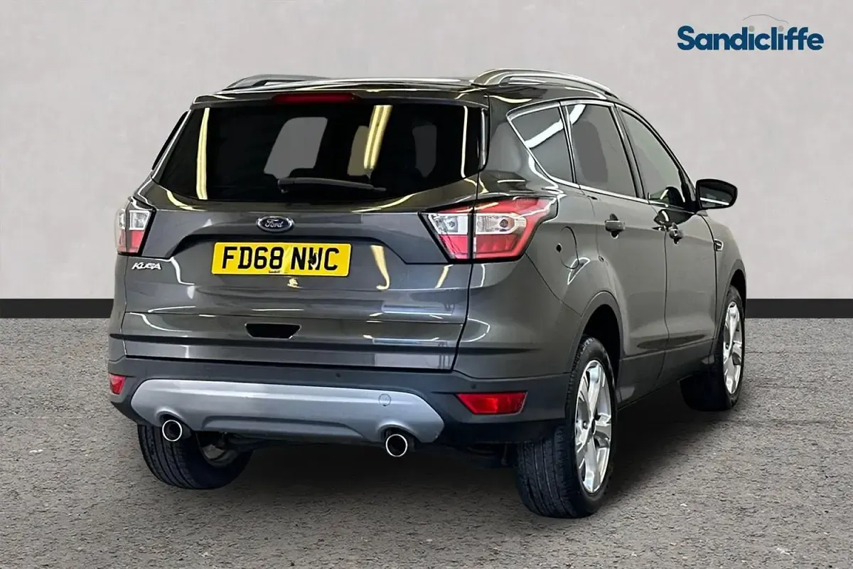 Gebraucht Ford Kuga Titanium 150 PS (110 kW) 2018 Grau SUV