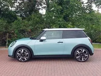 Used Mini Cooper Exclusive 204 HP (150 kW) 2024 Green Hatchback
