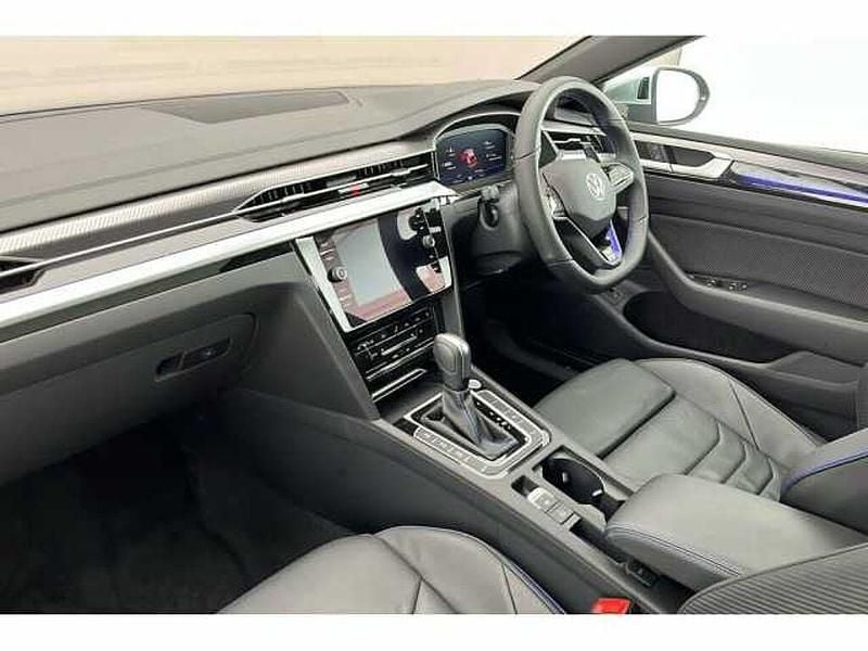 Used VW Arteon 320 HP (235 kW) 2024 Estate
