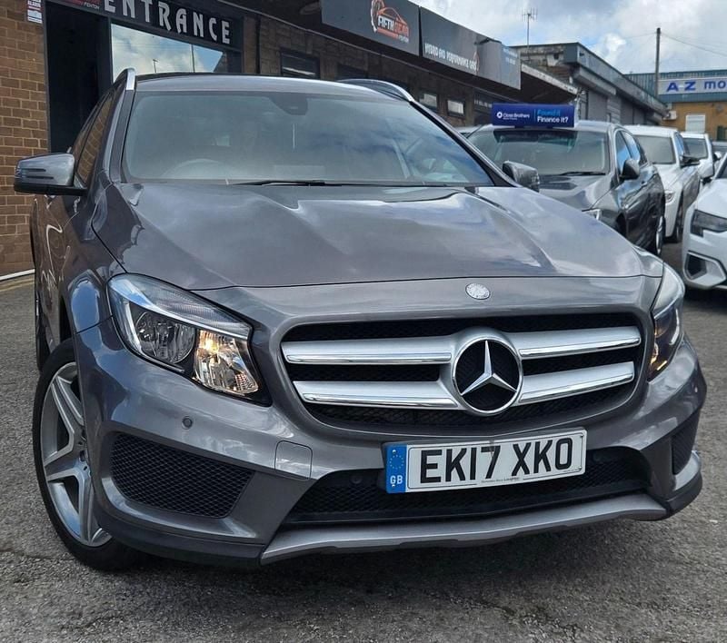 Usado Mercedes GLA220 AMG line 2017 Cinzento SUV