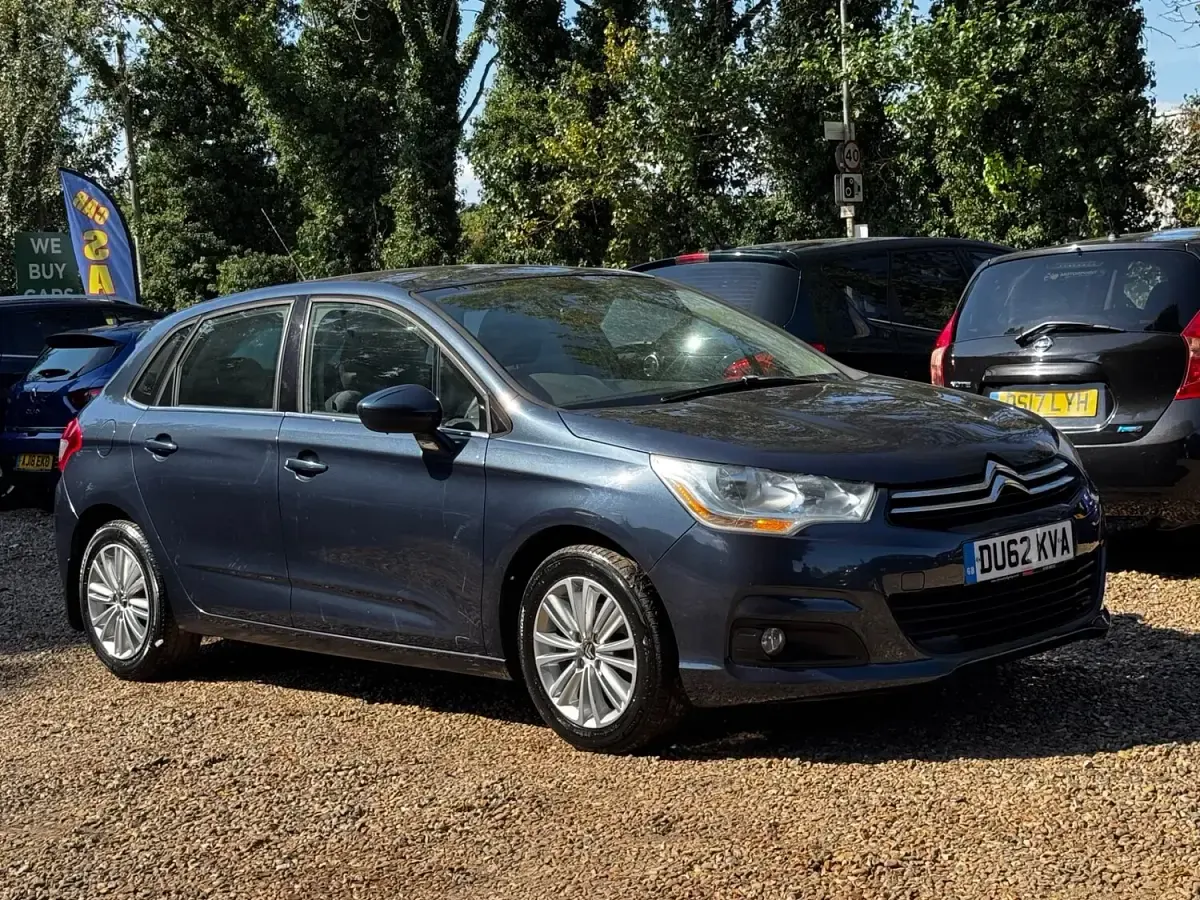 Used Citroën C4 VTR Sport 114 HP (83 kW) 2012 Blue Hatchback