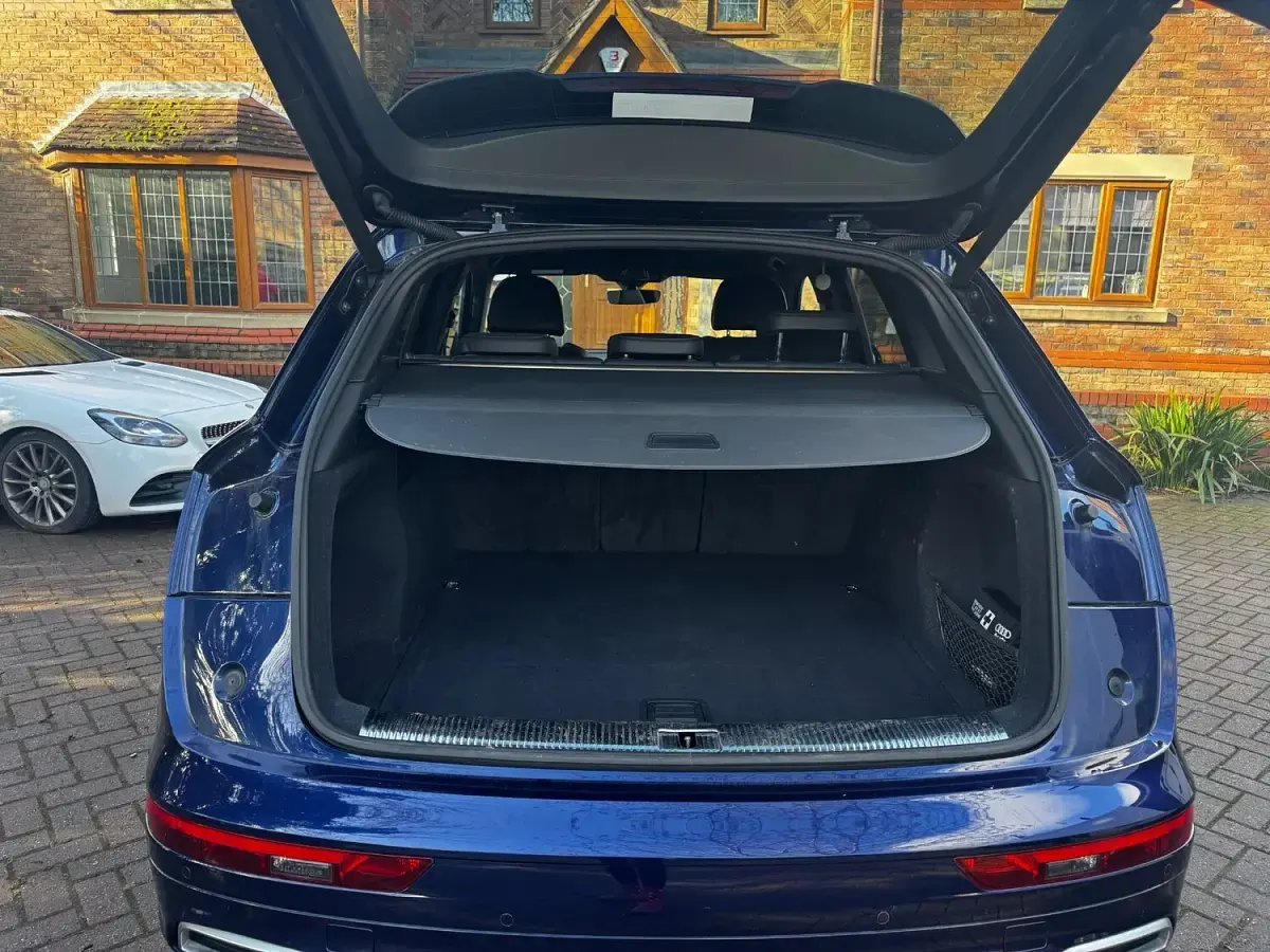 Used Audi Q5 S-Line 190 HP (139 kW) 2018 Blue SUV