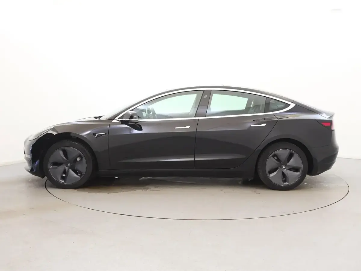 Used Tesla Model 3 Standard Range 239 kW (325 HP) 2019 Black Sedan
