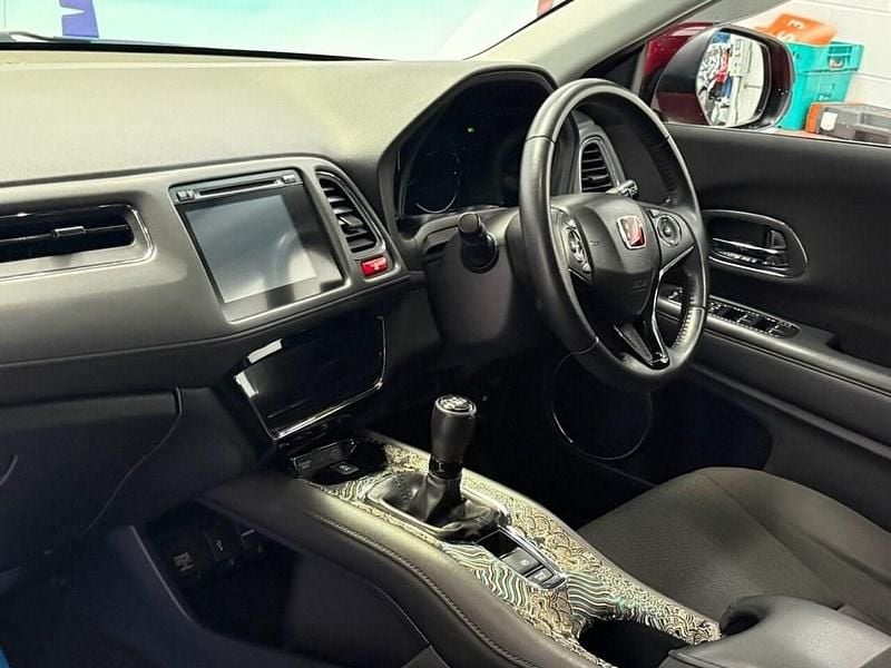 Used Honda HR-V SE 120 HP (88 kW) 2017 Red SUV