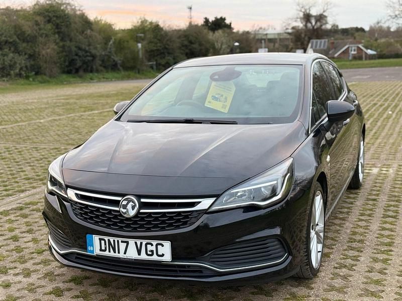 Used Vauxhall Astra SRi 150 HP (110 kW) 2017 Black Hatchback