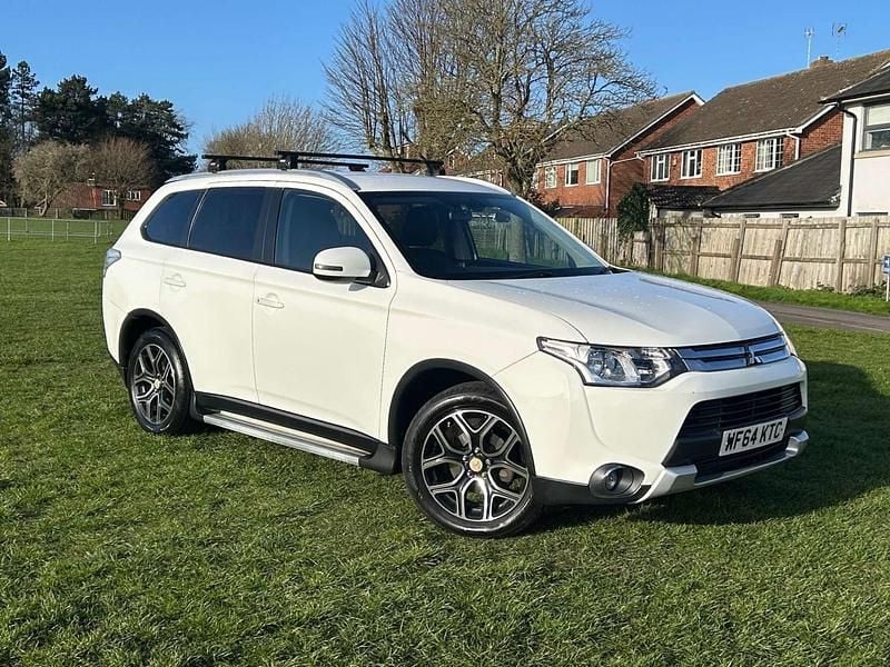 Used Mitsubishi Outlander 2014 White SUV
