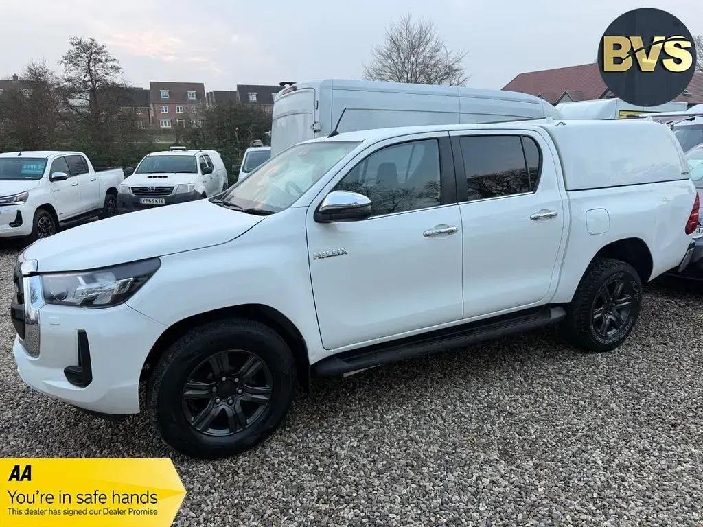 Used Toyota HiLux 150 HP (110 kW) 2021 White Pickup