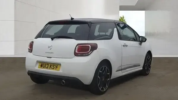 Used Citroën DS3 90 HP (66 kW) 2013 White Hatchback