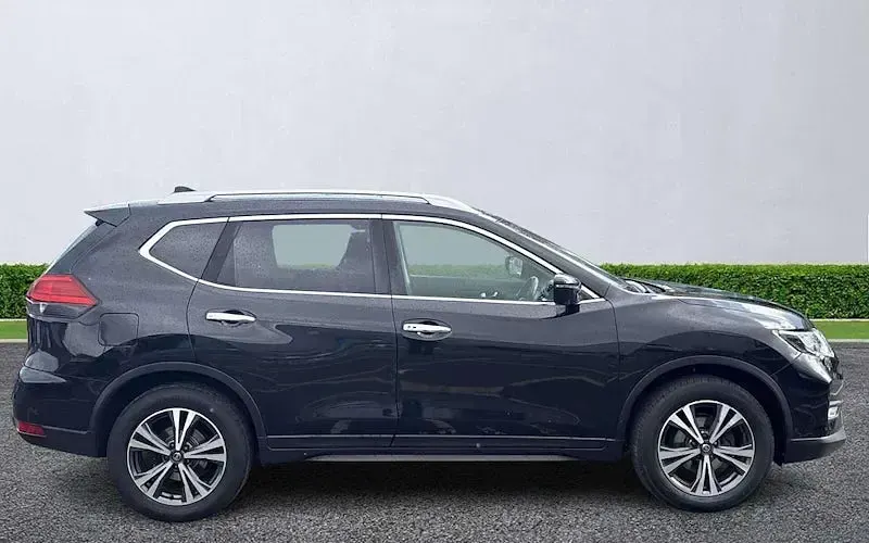 Used Nissan X-Trail N-Connecta 163 HP (119 kW) 2017 Black SUV