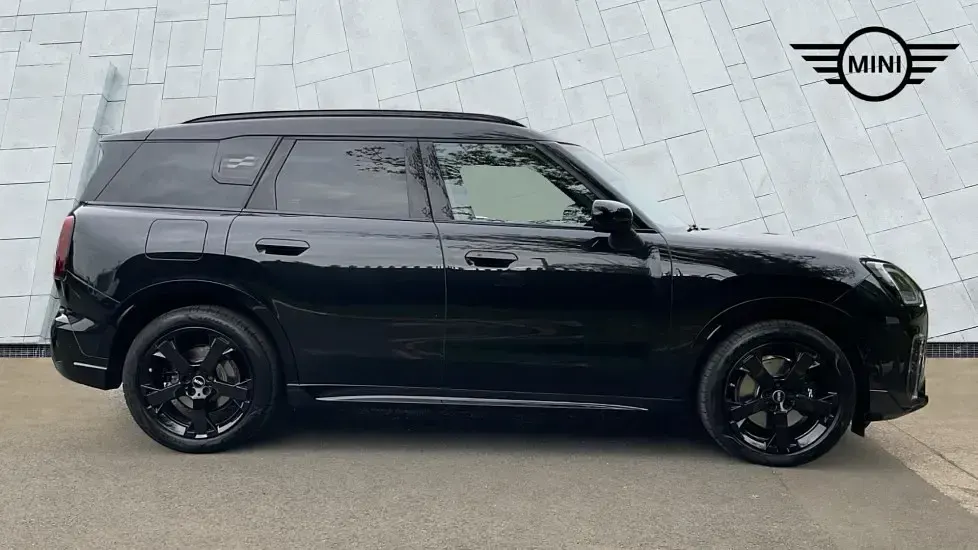 Used Mini Countryman 168 HP (123 kW) 2025 Black SUV