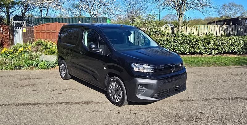 New Peugeot Partner 131 HP (96 kW) 2026 Nera black MPV