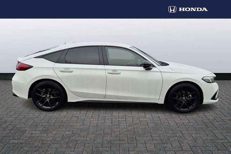 Used Honda Civic Sport 143 HP (105 kW) 2025 White Hatchback