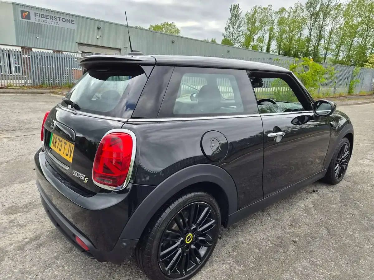 Used Mini Cooper S Hatch 135 kW (184 HP) 2023 Black Hatchback