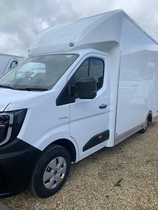 New Renault Master 150 HP (110 kW) 2026 White MPV