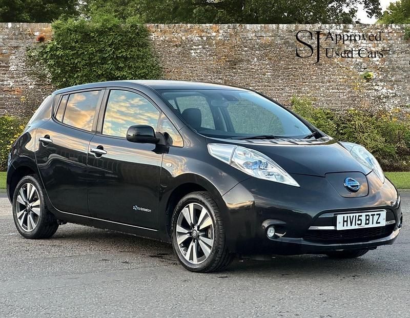 Black Used 2015 Nissan Leaf Tekna Hatchback | £4,490 (Fair price) - Image 1/4