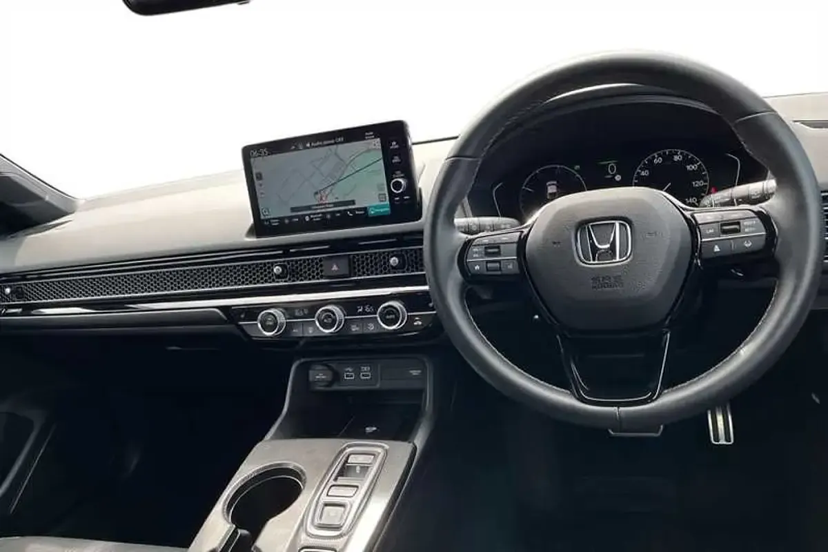 Used Honda Civic Sport 143 HP (105 kW) 2025 Platinum white