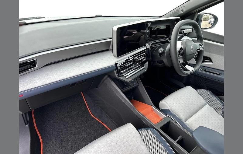 Used Renault R5 Komfort 108 kW (147 HP) 2025 Other Hatchback