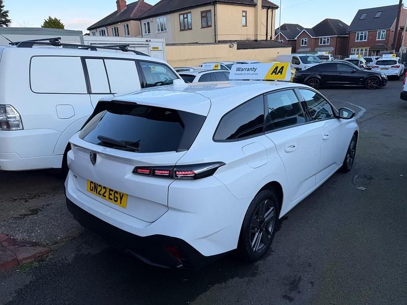Used Peugeot 308 SW Active Premium 130 HP (95 kW) 2022 White Estate