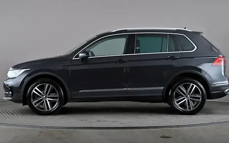 Usado VW Tiguan Elegance 245 CV (180 kW) 2022 Gris SUV