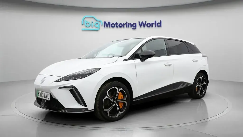 Used MG MG4 EV Trophy 319 kW (435 HP) 2023 White Hatchback