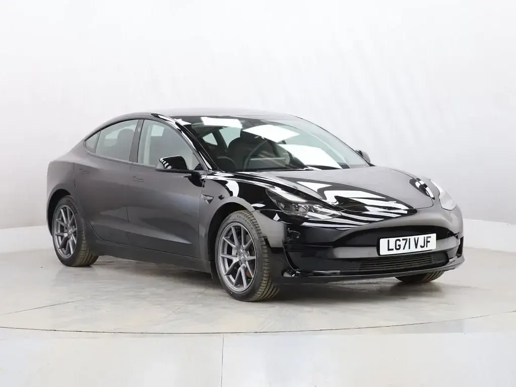 Używany Tesla Model 3 Standard Range Plus 366 kW (498 KM) 2021 Czarny Sedan/Limuzyna