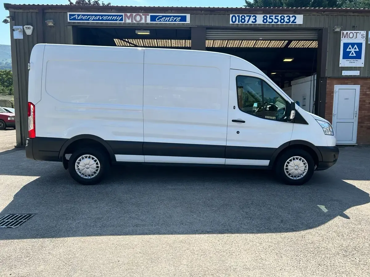 Used Ford Transit Trend 125 HP (91 kW) 2014 White Van