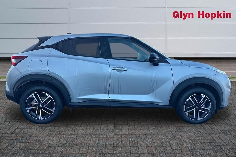 Used Nissan Juke N-Connecta 143 HP (105 kW) 2025 Silver SUV