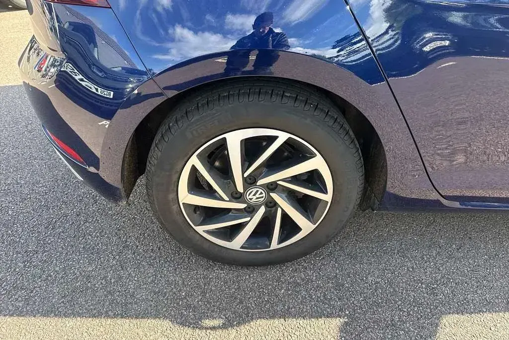 Used VW Golf VII Match 130 HP (95 kW) 2019 Blue Hatchback