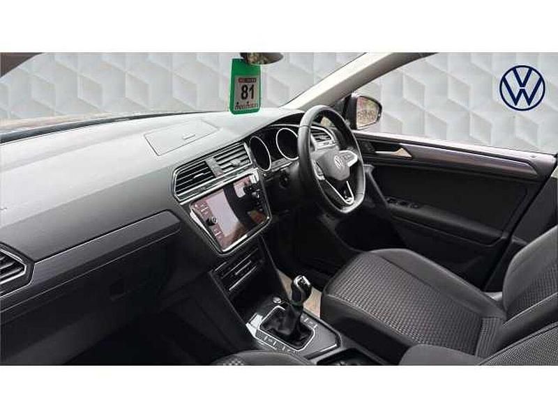 Used VW Tiguan Active 150 HP (110 kW) 2022 Grey SUV