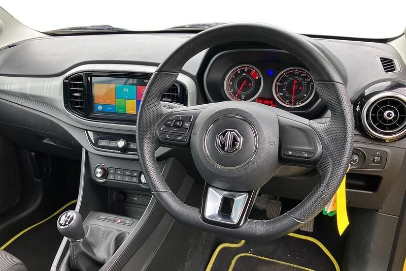 Used MG MG3 Excite 106 HP (77 kW) 2022 Yellow Hatchback