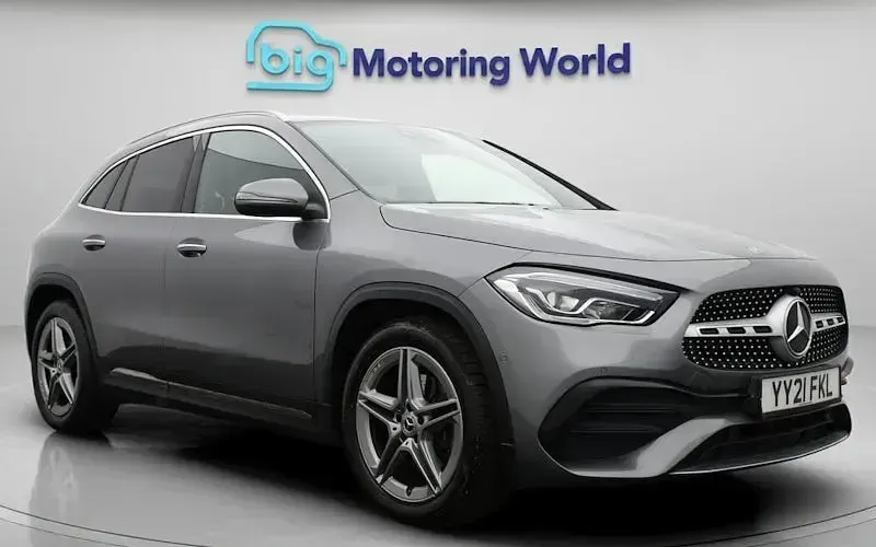 Usado Mercedes GLA180 AMG line 136 HP (100 kW) 2021 SUV