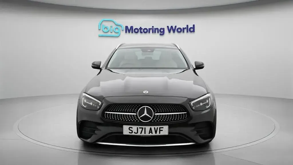 Used Mercedes E300 AMG line 306 HP (225 kW) 2021 Grey Estate