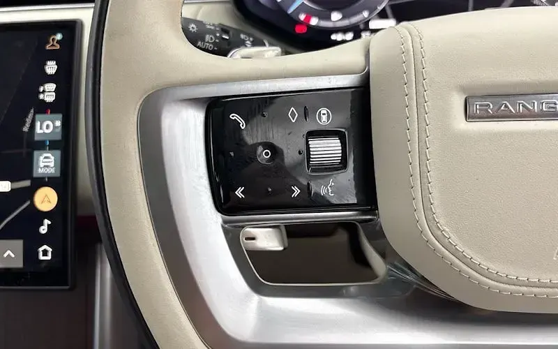 Used Land Rover Range Rover Autobiography 460 HP (338 kW) 2024 Hakuba silver SUV