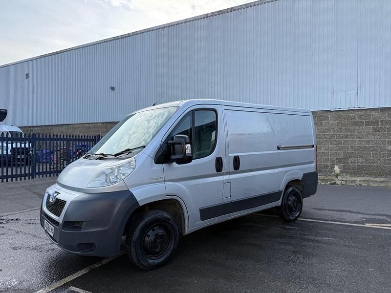 Second-hand Peugeot Boxer 100 CP (73 kW) 2008 Argintiu Van
