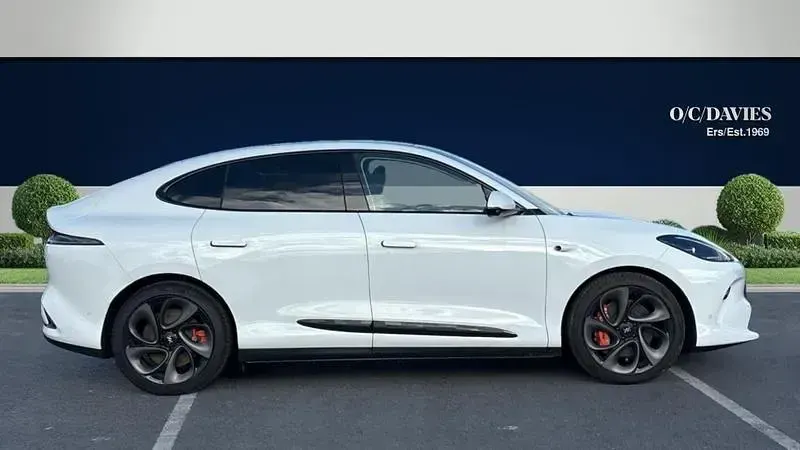 New MG IM6 553 kW (752 HP) 2025 White SUV