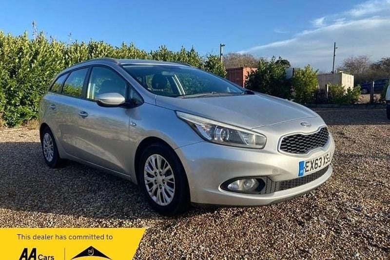Used Kia Ceed Sportswagon 89 HP (65 kW) 2013 Silver Estate