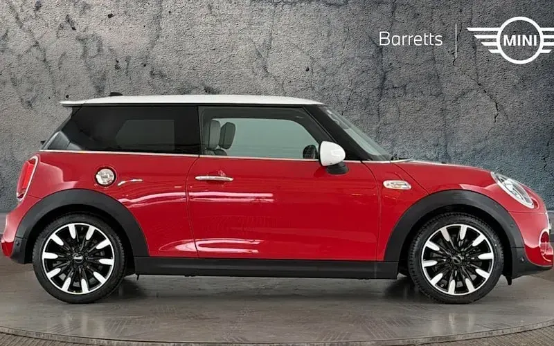 Used Mini Cooper S Exclusive 192 HP (141 kW) 2019 Red Hatchback