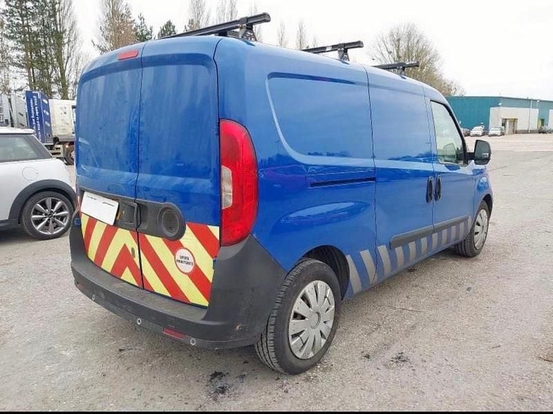 Used Fiat Doblò 90 HP (66 kW) 2016 Blue MPV