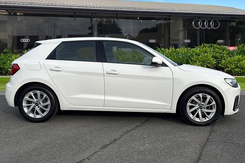 Used Audi A1 Sport 95 HP (69 kW) 2023 White SUV