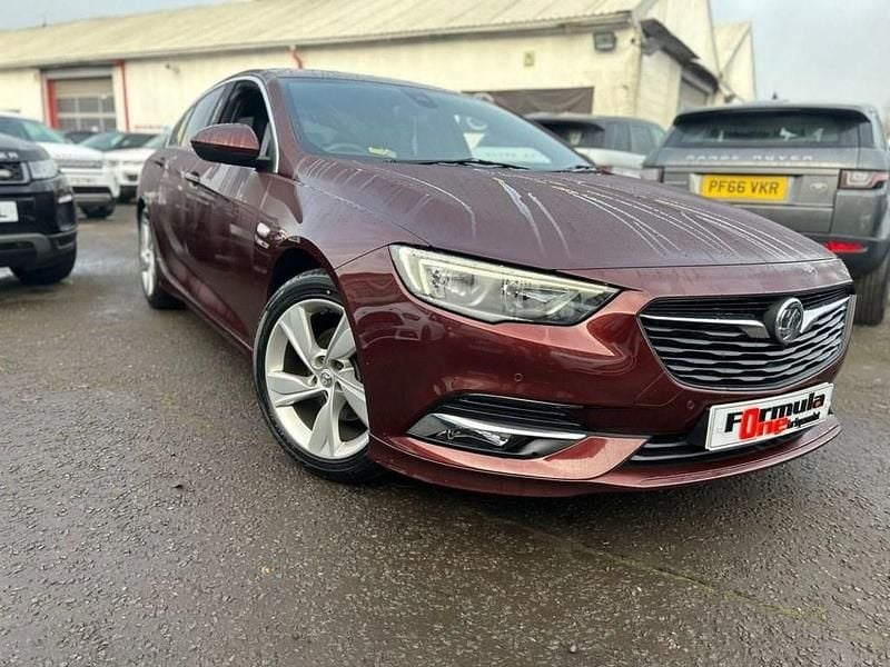 Used Vauxhall Insignia SRi 165 HP (121 kW) 2019 Red Hatchback