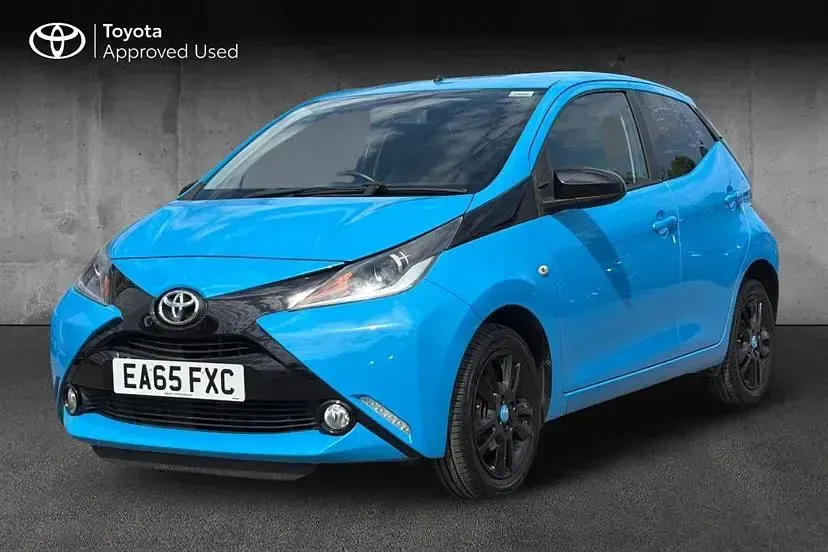 Used Toyota Aygo X-cite 68 HP (50 kW) 2015 Cyan splash Hatchback