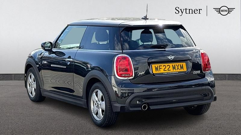 Usado Mini Cooper Classic 134 HP (98 kW) 2022 Preto Citadino