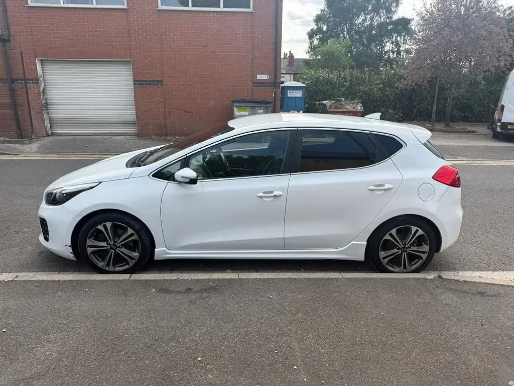 Used Kia Ceed GT-Line 118 HP (86 kW) 2017 White Hatchback