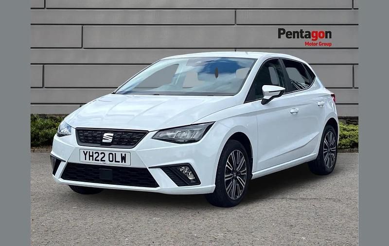 Used Seat Ibiza SE Technology 94 HP (69 kW) 2022 White Hatchback