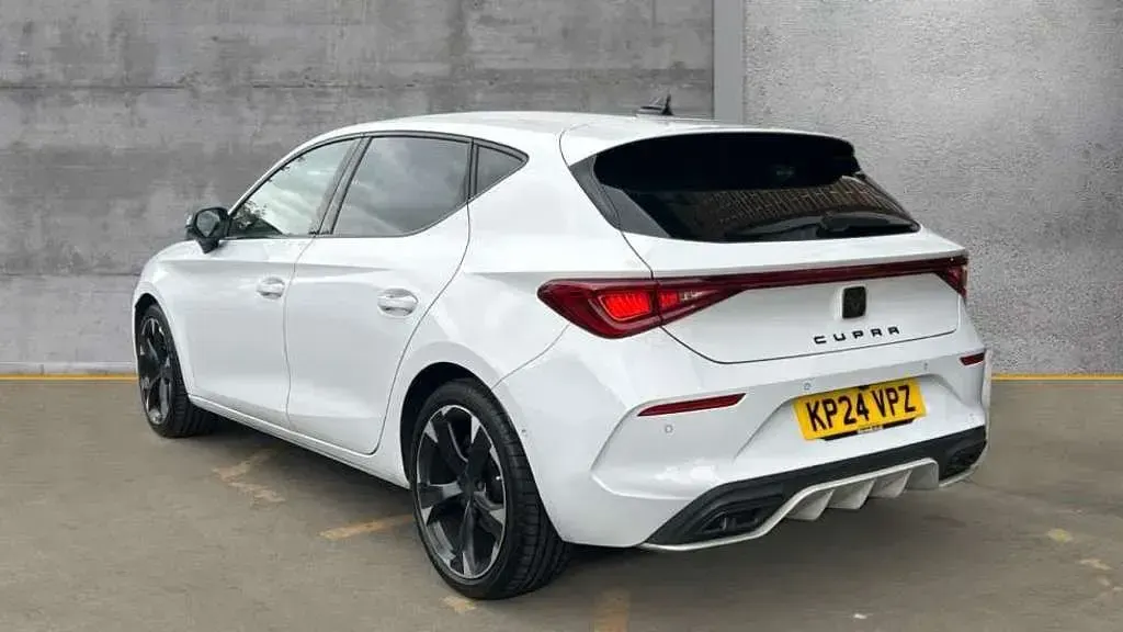 Used Cupra Leon 150 HP (110 kW) 2024 Metallic  nevada white  Hatchback
