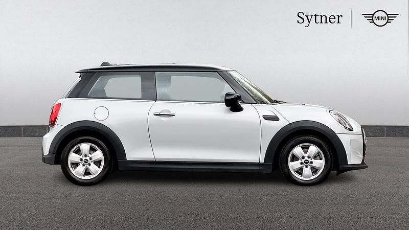 Used Mini Cooper Classic 134 HP (98 kW) 2022 Silver Hatchback