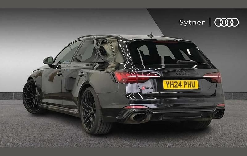 Used Audi RS4 Design 444 HP (326 kW) 2024 Black Estate