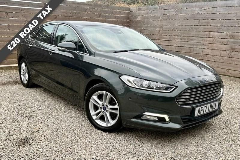 Green Used 2017 Ford Mondeo Zetec Hatchback | £7,995 (Fair price) - Image 1/4